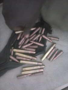 Munition, die von Sambiern beschlagnahmt wurde