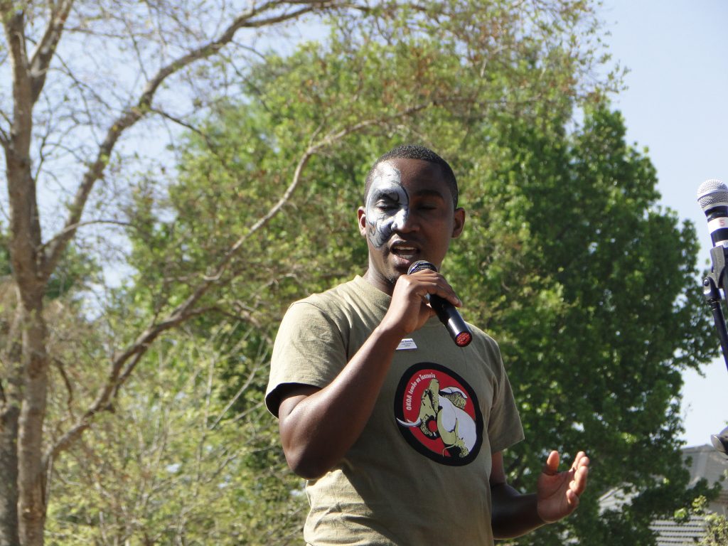 02_DSC07988_Shubert_Mwarabu